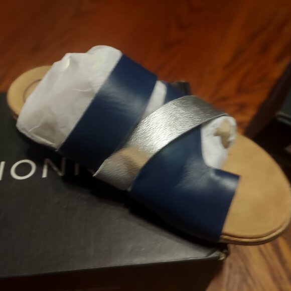 Vionic Luelle Sandal, 7, Blue & Silver, Toe-Loop Sandal, Soft Supple Leather - Picture 2 of 2